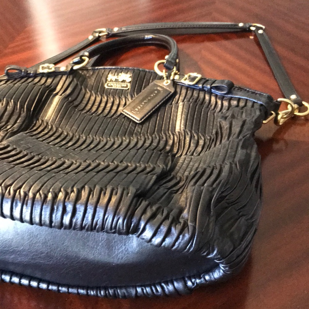 Coach Lindsey black gathered leather purse - Picture 3 of 8